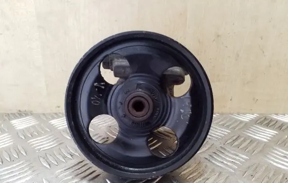 Volvo S40, V40 Power steering pump 26083376 8200071050