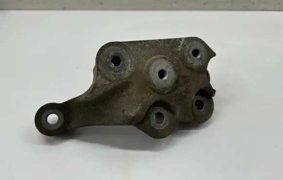 Opel Astra K Engine mounting bracket 13364007