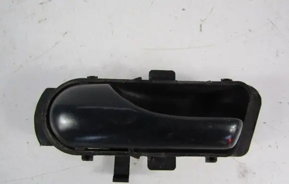 Volkswagen Polo II 86C 2F Front door interior handle 867837235