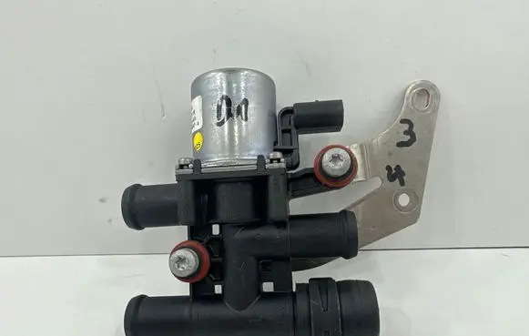Porsche Cayenne (9Y0 9Y3) Coolant heater control valve 8E0820036