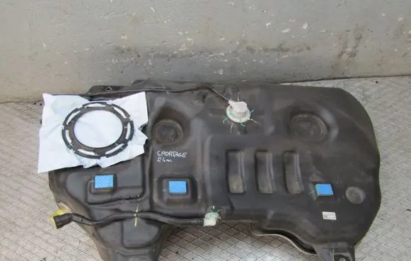 KIA Sportage Fuel tank 31100N7000