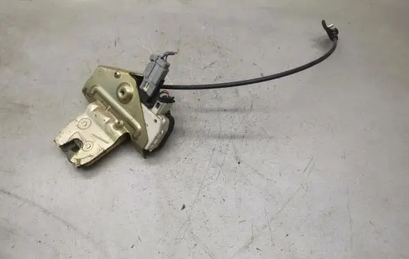 Volvo S60 Tailgate/trunk/boot lock/catch/latch 8652398