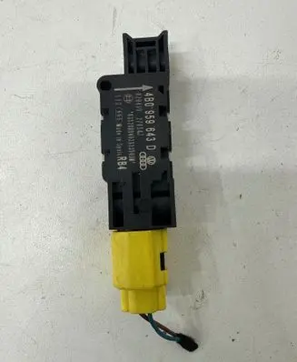 Audi A3 S3 8P Airbag deployment crash/impact sensor 4B0959643D 270507 020430