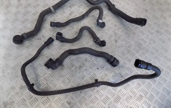 Peugeot 3008 II Engine coolant pipe/hose
