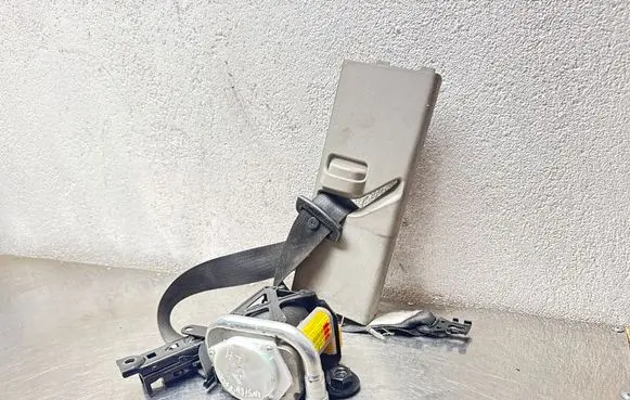 Opel Insignia A Front seatbelt 13303849