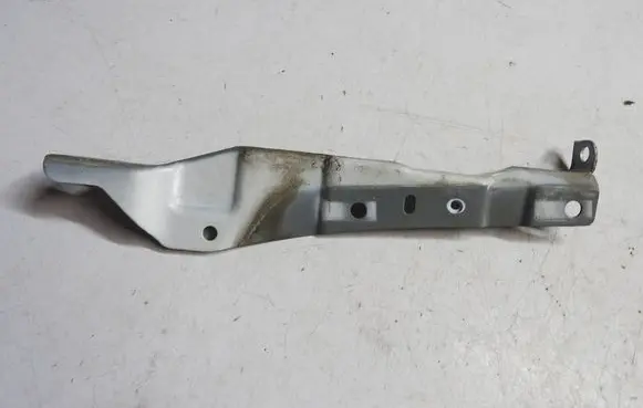Renault Clio IV Fender mounting bracket 641345024R 4913