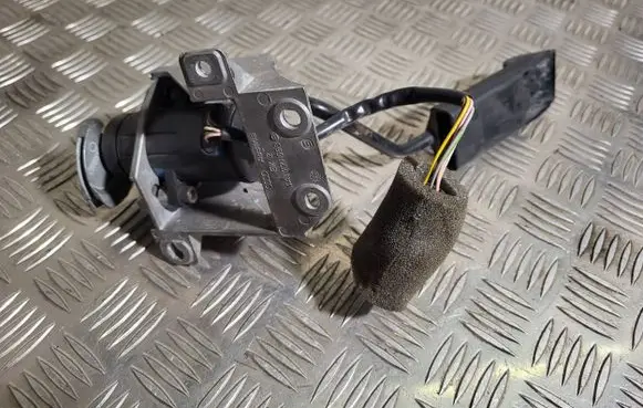 Audi A6 S6 C4 4A Accelerator throttle pedal 4A1721653B