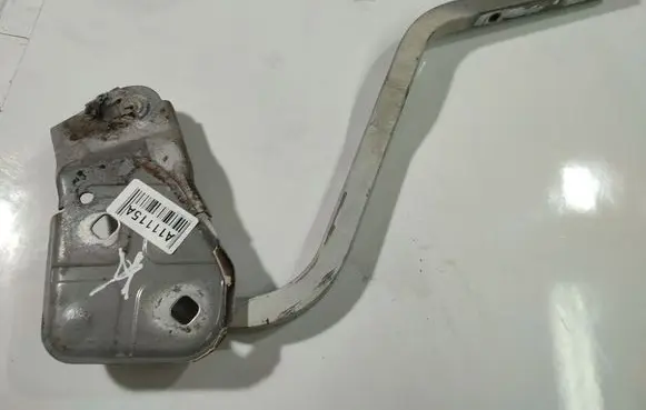 Mini One - Cooper R50 - 53 Tailgate/trunk/boot hinge 
