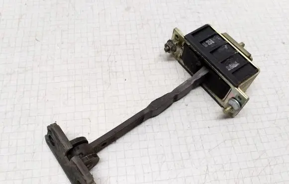 Mercedes-Benz E W211 Front door check strap stopper