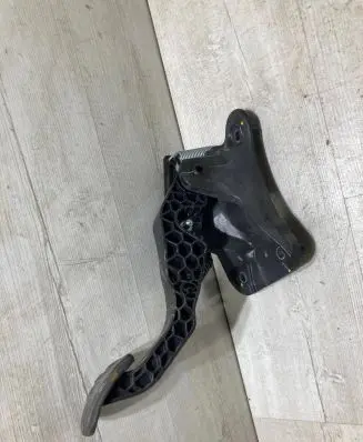 Renault Clio V Clutch pedal 465032747r