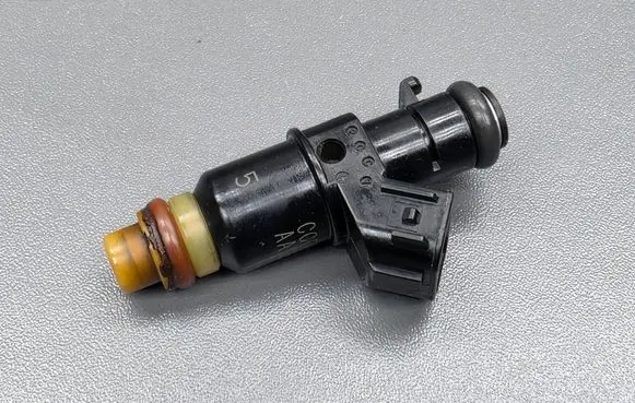 Honda Civic IX Fuel injector CC08 CC08AAS5 AAS5