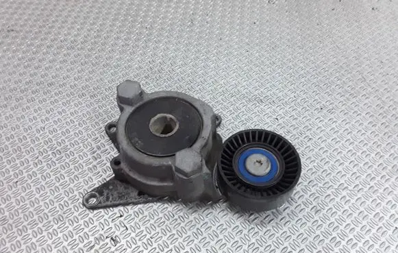 Toyota Auris 150 Generator/alternator belt tensioner