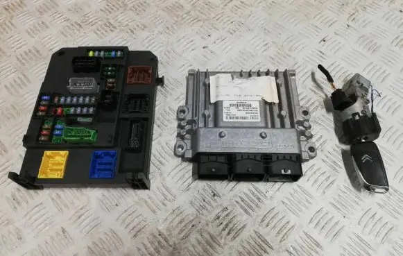 Citroen DS4 Engine ECU kit and lock set 9666912580 28298141 9676860180