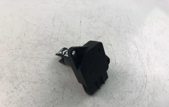 Toyota Avensis T250 Mass air flow meter 2220422010