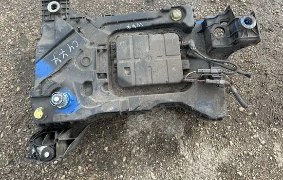 Citroen C4 II Picasso AdBlue liquid reservoir 