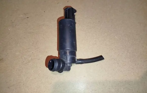 Toyota Avensis T220 Windscreen/windshield washer pump