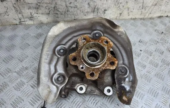 Rear wheel hub