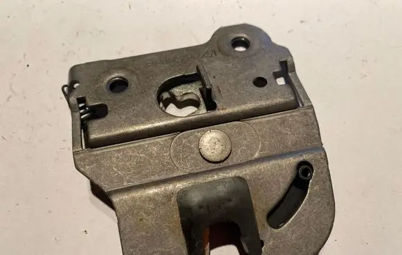 BMW 3 E90 E91 Seat back rest lock catch 7142261