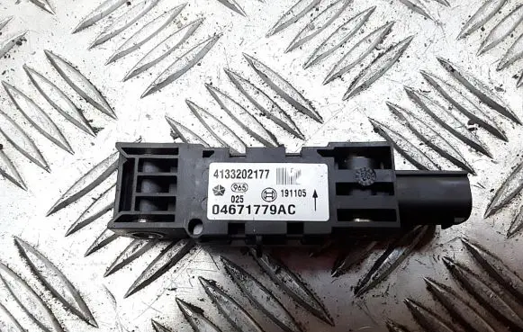 Jeep Grand Cherokee (WK) Fuel cut-off switch 04671779ac