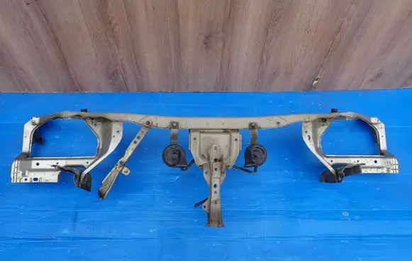 Nissan Primera Front bodywork piece 