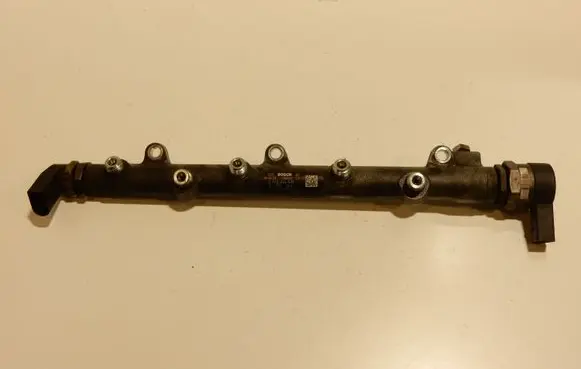 BMW 5 E60 E61 Fuel main line pipe 0445214030 7787164 56192