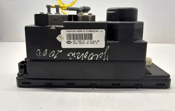 Mercedes-Benz E W210 Central locking vacuum pump 2108002248