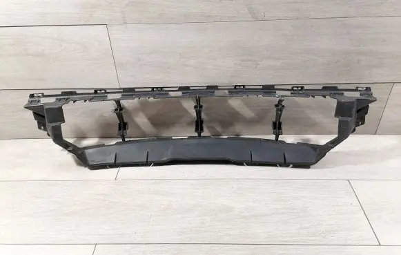 Mercedes-Benz EQE v295 Intercooler air channel guide A2958856802