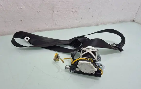 Volkswagen Tiguan Front seatbelt 5N1857706E