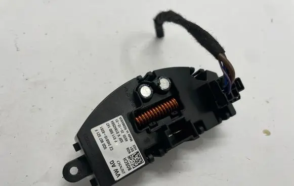 Skoda Octavia Mk4 Heater blower fan relay 5Q0907521F