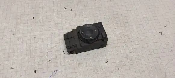 Volkswagen PASSAT B5 Wing mirror control module 3B1959565