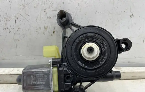 Seat Leon IV Front door window regulator motor 5q0959801a