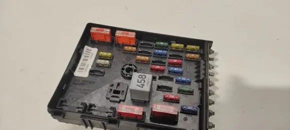 Volkswagen PASSAT B6 Fuse module 3C0937125 63592777 16303085