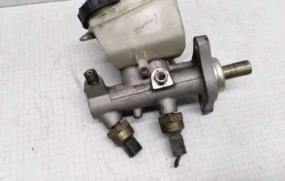Volvo S60 Master brake cylinder