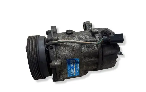 Volkswagen Golf IV Air conditioning (A/C) compressor (pump) 1J0820803K