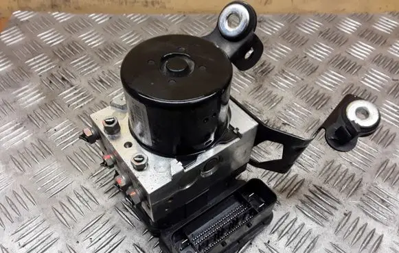 Land Rover Freelander 2 - LR2 ABS Pump 6G9N2C405DG 10021201234 000007577D1