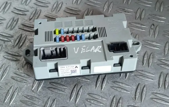 Land Rover Range Rover Velar Fuse module CPLA14Q073AA 71739084 1803093641