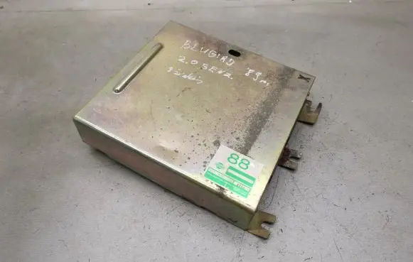 Nissan Bluebird Engine control unit/module AIIA40C63