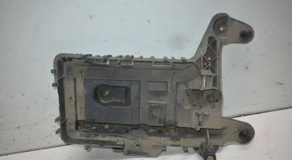 Volkswagen Tiguan Battery tray 1K0915333H 1K0915333