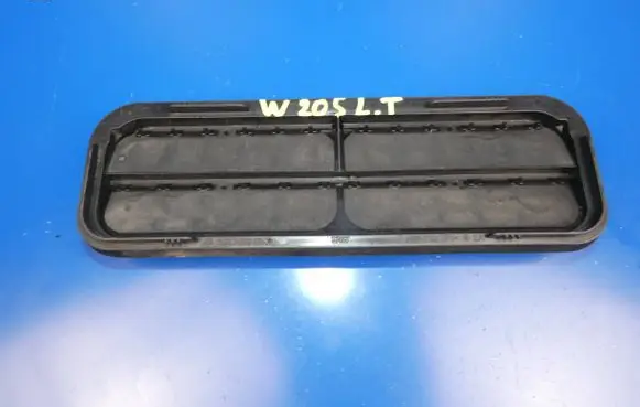 Mercedes-Benz C W205 Quarter panel pressure vent A2058301201