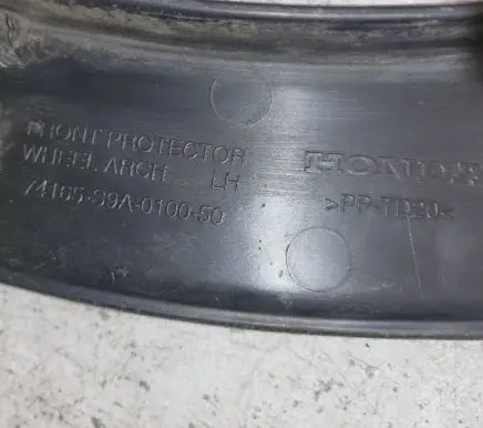 Honda CR-V Fender trim (molding)