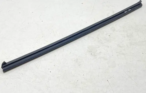KIA Optima Rubber seal front door window/glass 