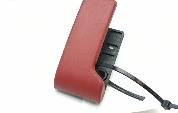 Mercedes-Benz C W203 Engine bonnet (hood) release handle