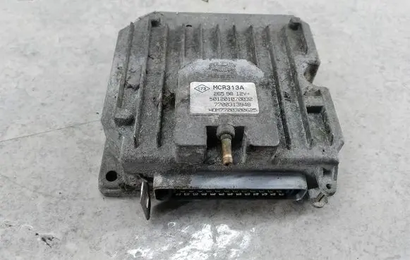 Renault Master II Engine control unit/module ECU 7700313948