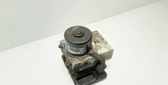 Volkswagen Golf IV ABS Pump 1J0614217B 1J0907379E