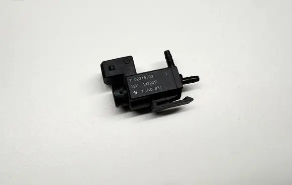 BMW 3 E92 E93 Turbo solenoid valve 7810831 70231800 11T239
