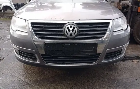Volkswagen PASSAT B6 Front bumper 
