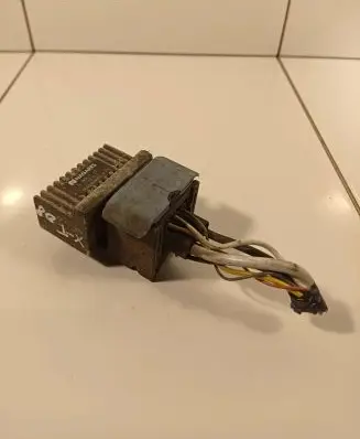 Nissan X-Trail T31 Glow plug pre-heat relay 9640469680 BDU712