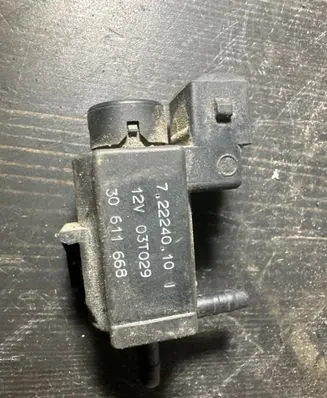 Volvo XC70 Turbo solenoid valve 72224010 03T029 30611668