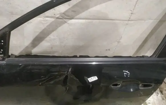 Mazda 3 II Front door glass trim molding