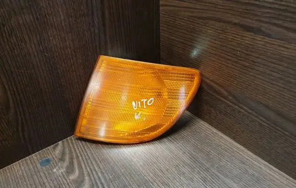 Mercedes-Benz Vito Viano W638 Front indicator light A6388200021
